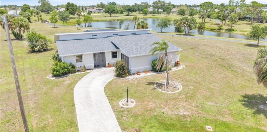 Villa ou maison à Punta Gorda, Floride 3 chambres, 128.58 m2 № 2214001