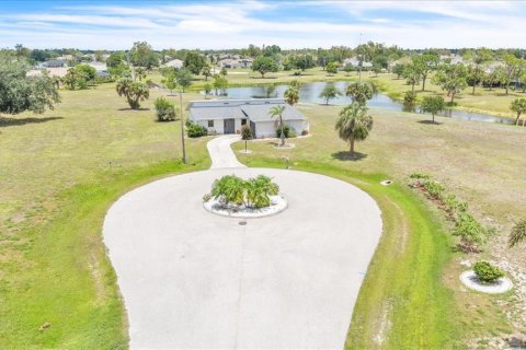 Villa ou maison à vendre à Punta Gorda, Floride: 3 chambres, 128.58 m2 № 2214001 - photo 3