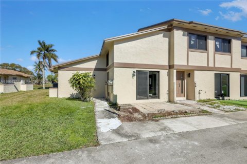 Townhouse in Sunrise, Florida 3 bedrooms, 104.33 sq.m. № 2027195 - photo 25