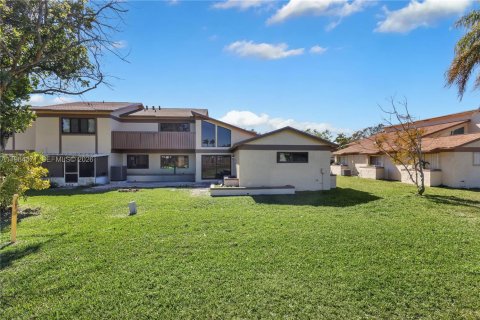 Townhouse in Sunrise, Florida 3 bedrooms, 104.33 sq.m. № 2027195 - photo 19