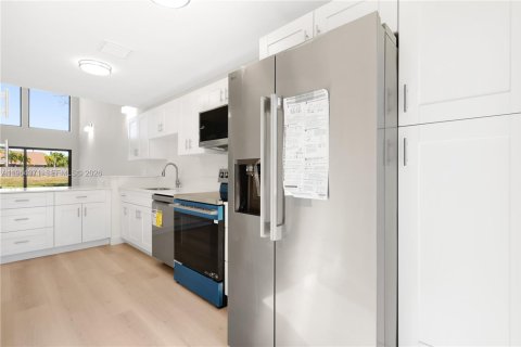 Townhouse in Sunrise, Florida 3 bedrooms, 104.33 sq.m. № 2027195 - photo 5