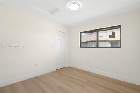 Townhouse in Sunrise, Florida 3 bedrooms, 104.33 sq.m. № 2027195 - photo 15