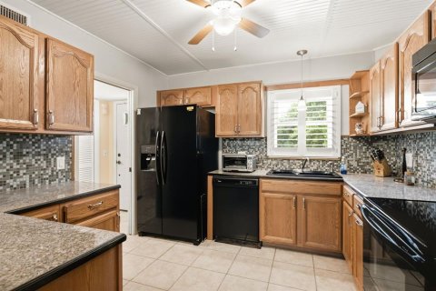 Condo in Clearwater, Florida, 2 bedrooms № 2198076 - photo 13