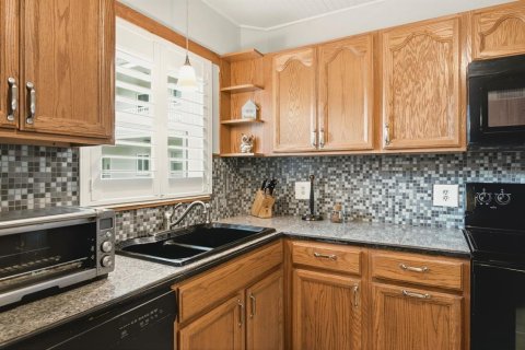 Condo in Clearwater, Florida, 2 bedrooms № 2198076 - photo 16
