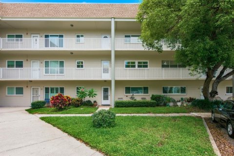 Condo in Clearwater, Florida, 2 bedrooms № 2198076