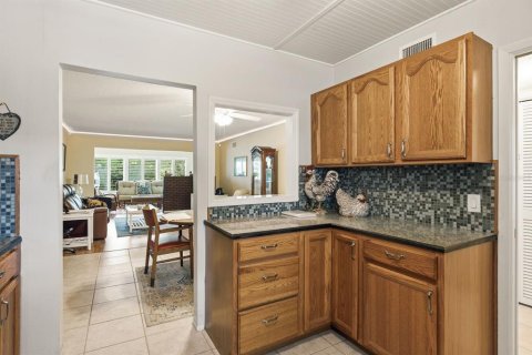 Condo in Clearwater, Florida, 2 bedrooms № 2198076 - photo 17