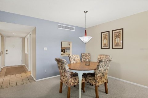 Condo in Sarasota, Florida, 2 bedrooms  № 1655882 - photo 16