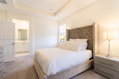 Adosado en venta en Hialeah, Florida, 3 dormitorios, 158.68 m2 № 2019484 - foto 18