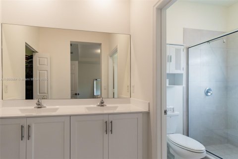 Adosado en venta en Hialeah, Florida, 3 dormitorios, 158.68 m2 № 2019484 - foto 22