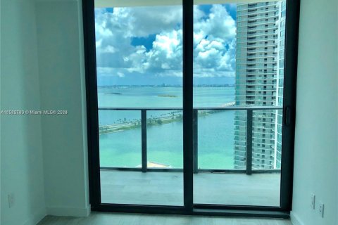 Condo in Miami, Florida, 1 bedroom  № 1060730 - photo 12