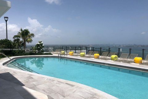 Condo in Miami, Florida, 1 bedroom  № 1060730 - photo 19