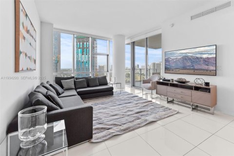 Condominio en venta en Miami, Florida, 3 dormitorios, 204.76 m2 № 1993642 - foto 4