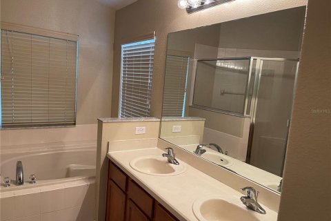 Villa ou maison à louer à Deltona, Floride: 3 chambres, 140.75 m2 № 1810058 - photo 8