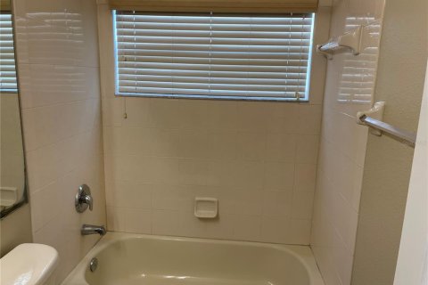 Villa ou maison à louer à Deltona, Floride: 3 chambres, 140.75 m2 № 1810058 - photo 13