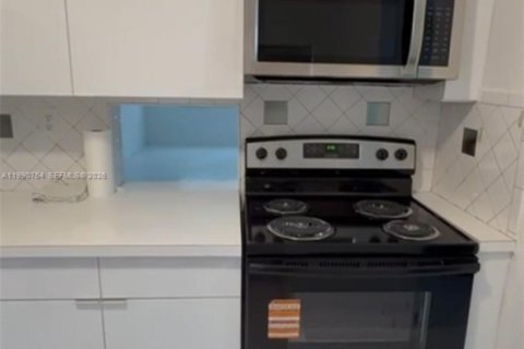 Copropriété à louer à Miami, Floride: 1 chambre, 88.63 m2 № 2057027 - photo 2