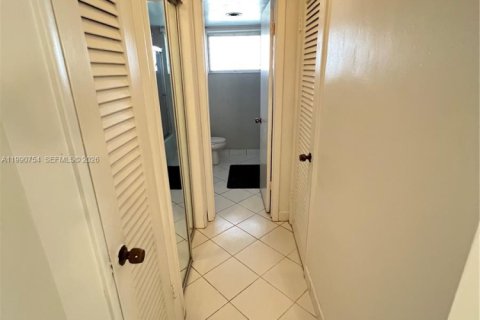 Copropriété à louer à Miami, Floride: 1 chambre, 88.63 m2 № 2057027 - photo 9