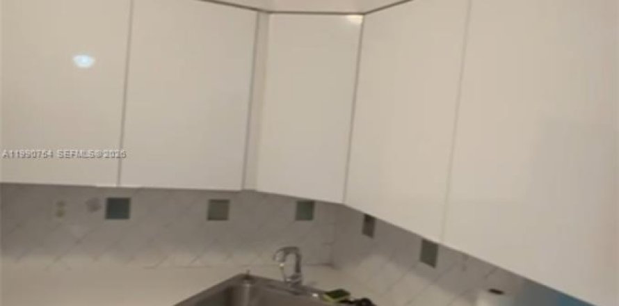 Condo à Miami, Floride, 1 chambre  № 2057027