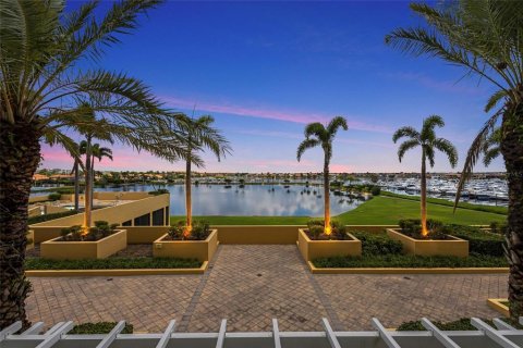 Condo in Palmetto, Florida, 2 bedrooms  № 1886675 - photo 24