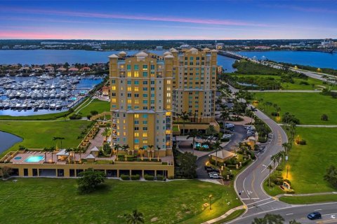 Condo in Palmetto, Florida, 2 bedrooms  № 1886675 - photo 3