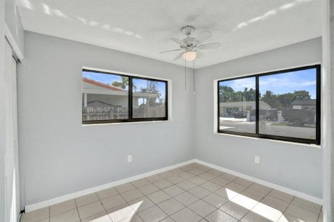 Villa ou maison à louer à Miami, Floride: 4 chambres, 182.83 m2 № 2376543 - photo 26