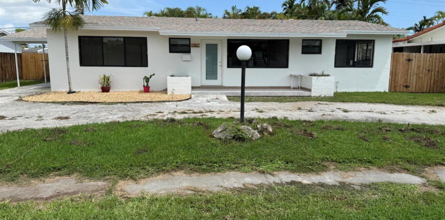 Villa ou maison à Miami, Floride 4 chambres, 182.83 m2 № 2376543