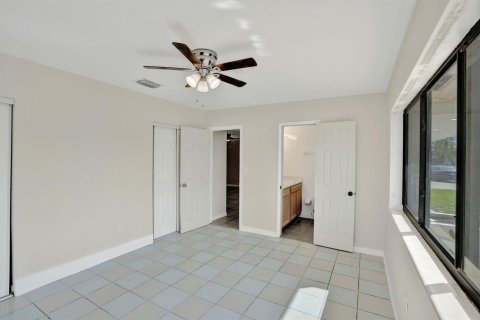 Villa ou maison à louer à Miami, Floride: 4 chambres, 182.83 m2 № 2376543 - photo 22