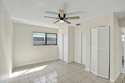Villa ou maison à louer à Miami, Floride: 4 chambres, 182.83 m2 № 2376543 - photo 30