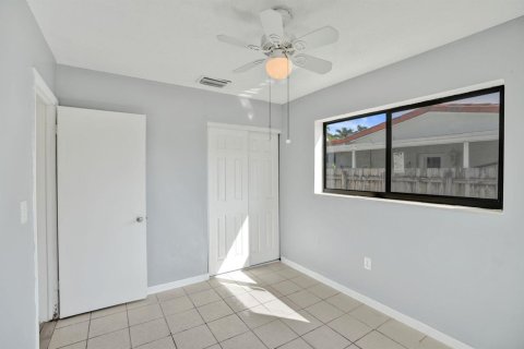 Villa ou maison à louer à Miami, Floride: 4 chambres, 182.83 m2 № 2376543 - photo 27