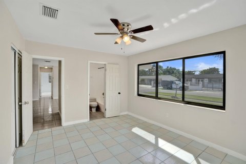 Villa ou maison à louer à Miami, Floride: 4 chambres, 182.83 m2 № 2376543 - photo 23
