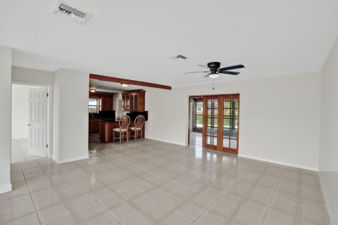 Villa ou maison à louer à Miami, Floride: 4 chambres, 182.83 m2 № 2376543 - photo 12