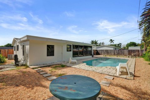 Villa ou maison à louer à Miami, Floride: 4 chambres, 182.83 m2 № 2376543 - photo 4