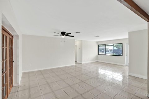 Villa ou maison à louer à Miami, Floride: 4 chambres, 182.83 m2 № 2376543 - photo 13