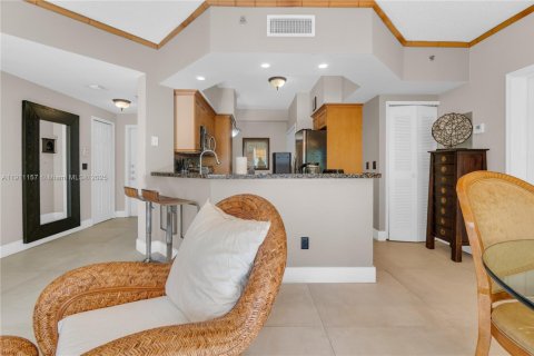 Condo in Aventura, Florida, 2 bedrooms  № 2013278 - photo 7