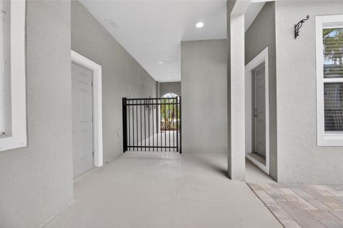 Casa en venta en Apollo Beach, Florida, 3 dormitorios, 243.4 m2 № 2151841 - foto 5