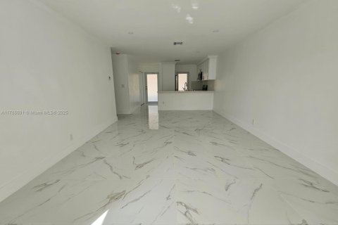 Condominio en venta en Lauderdale Lakes, Florida, 2 dormitorios, 87.7 m2 № 1935809 - foto 9