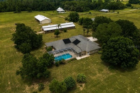 House in Brooksville, Florida 5 bedrooms, 334.08 sq.m. № 2321177