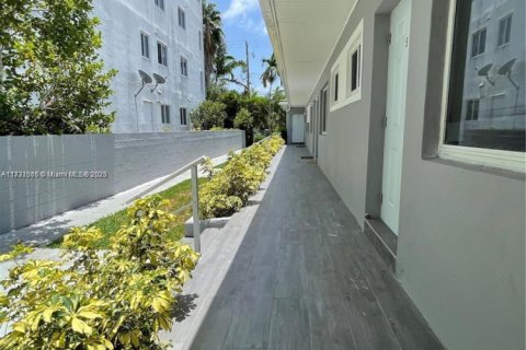 Propiedad comercial en venta en Miami Beach, Florida № 1864834 - foto 24
