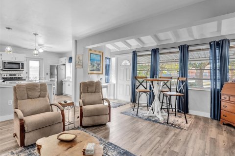 Casa en venta en Hollywood, Florida, 2 dormitorios, 83.98 m2 № 2009642 - foto 4