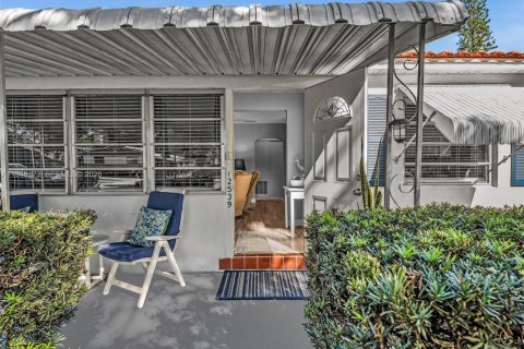 Casa en venta en Hollywood, Florida, 2 dormitorios, 83.98 m2 № 2009642 - foto 2