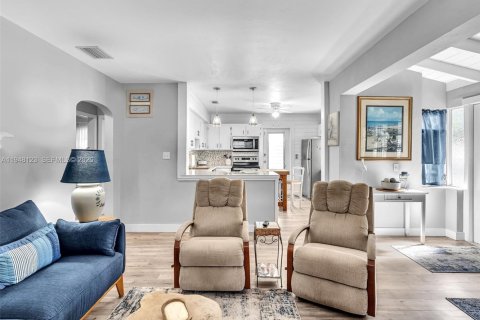 Casa en venta en Hollywood, Florida, 2 dormitorios, 83.98 m2 № 2009642 - foto 10