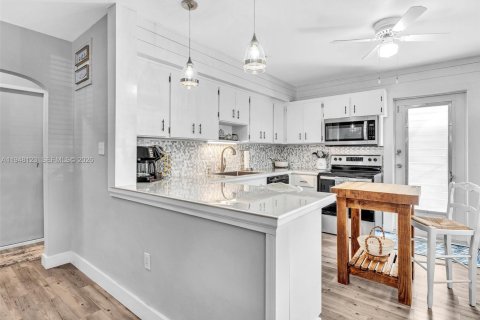 Casa en venta en Hollywood, Florida, 2 dormitorios, 83.98 m2 № 2009642 - foto 13