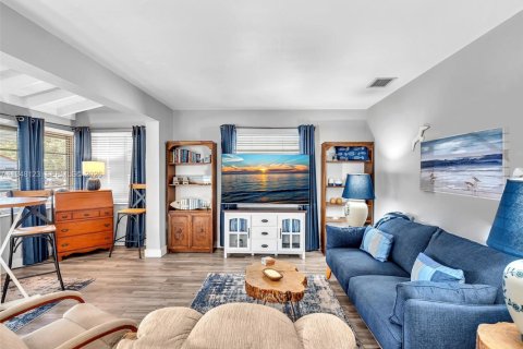 Casa en venta en Hollywood, Florida, 2 dormitorios, 83.98 m2 № 2009642 - foto 7