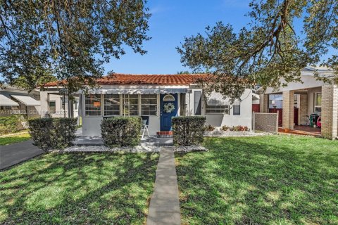 Casa en Hollywood, Florida 2 dormitorios, 83.98 m2 № 2009642