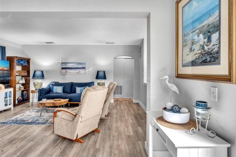 Casa en venta en Hollywood, Florida, 2 dormitorios, 83.98 m2 № 2009642 - foto 5