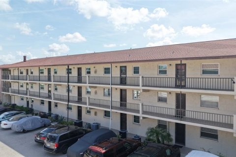 Condominio en venta en Sarasota, Florida, 1 dormitorio, 63.08 m2 № 1847464 - foto 2