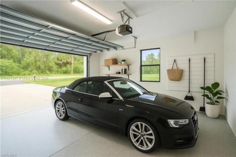 House in Naples, Florida 3 bedrooms, 150.69 sq.m. № 2035077 - photo 15