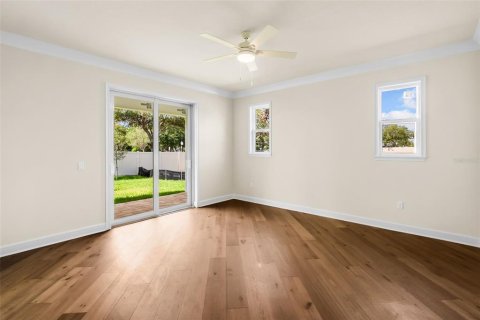 House in Tarpon Springs, Florida 3 bedrooms, 178.93 sq.m. № 2344850 - photo 15