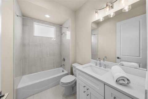 House in Tarpon Springs, Florida 3 bedrooms, 178.93 sq.m. № 2344850 - photo 14