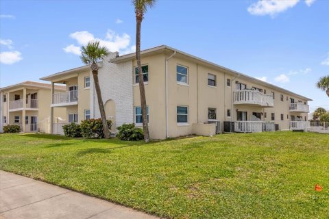 Condominio en venta en Ormond Beach, Florida, 2 dormitorios, 77.76 m2 № 1831612 - foto 1