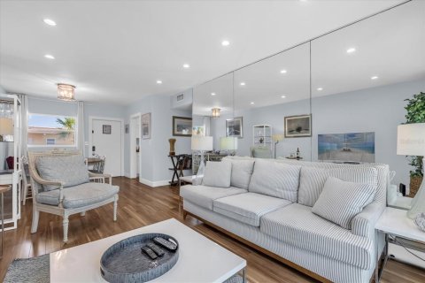 Condominio en venta en Ormond Beach, Florida, 2 dormitorios, 77.76 m2 № 1831612 - foto 8